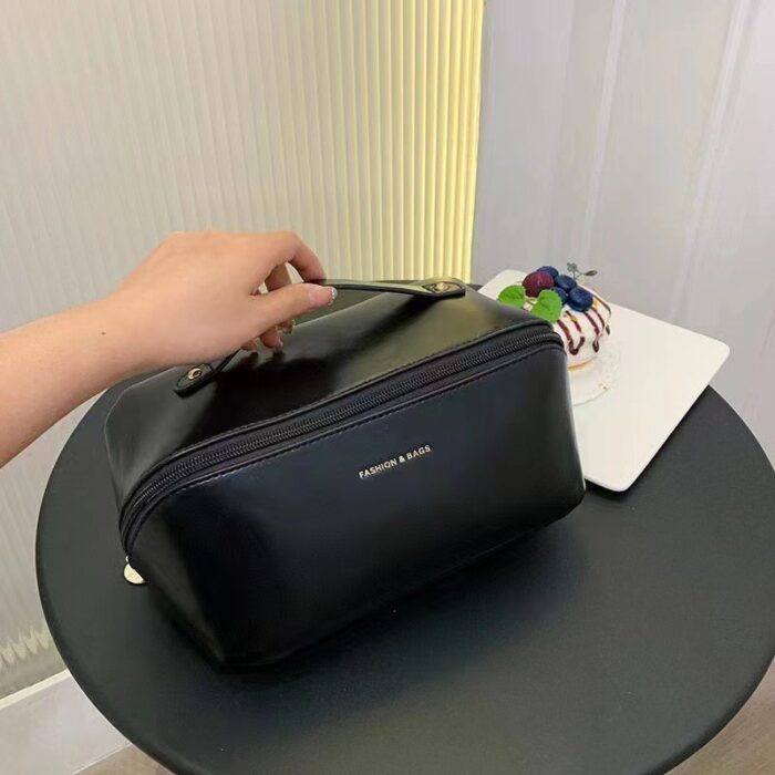 Bolsa de cosméticos de viagem - Image 9